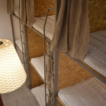 יירבאן Sleep Studio Hostel מראה חיצוני תמונה