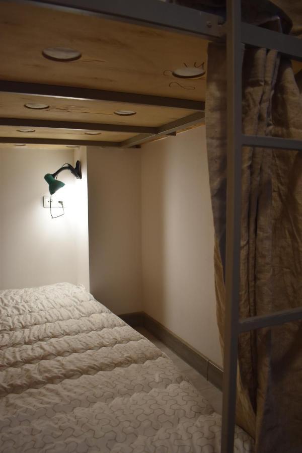 יירבאן Sleep Studio Hostel מראה חיצוני תמונה