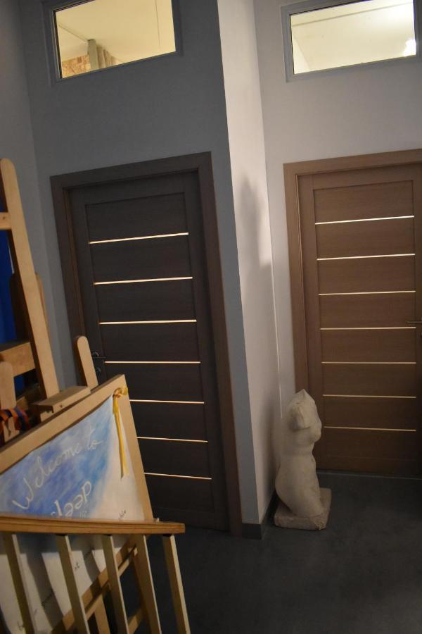 יירבאן Sleep Studio Hostel מראה חיצוני תמונה