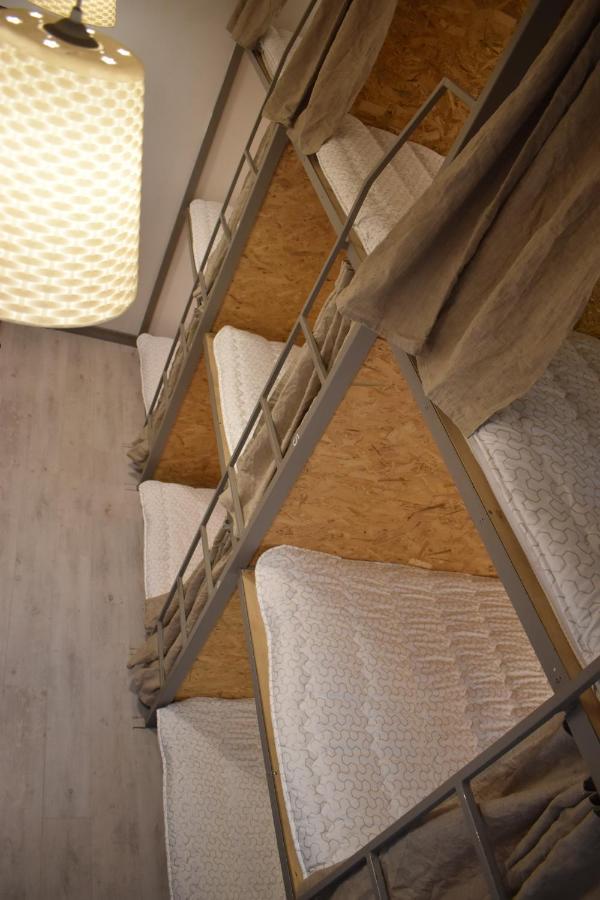 יירבאן Sleep Studio Hostel מראה חיצוני תמונה