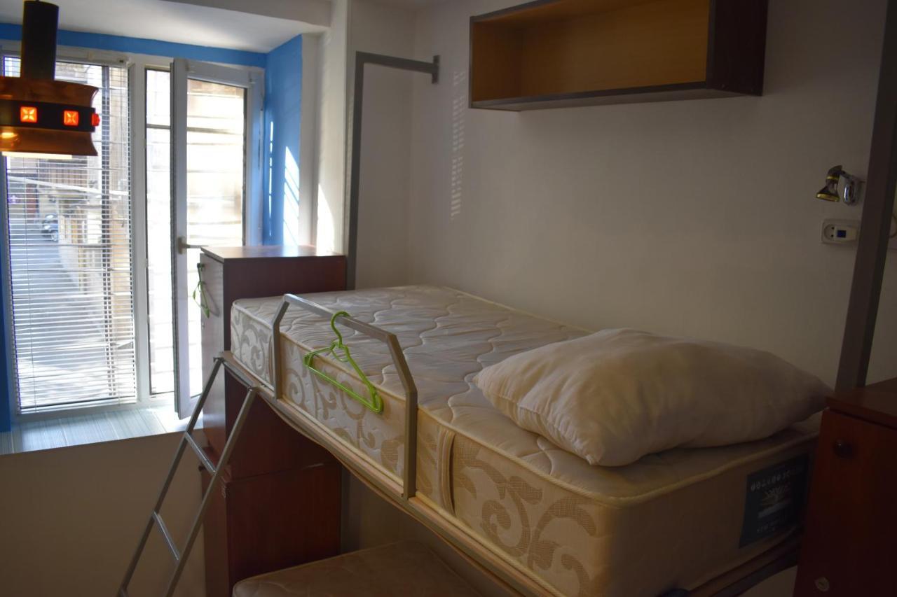 יירבאן Sleep Studio Hostel מראה חיצוני תמונה