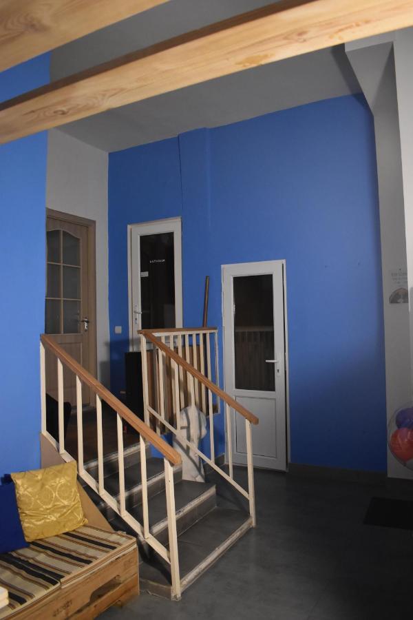 יירבאן Sleep Studio Hostel מראה חיצוני תמונה