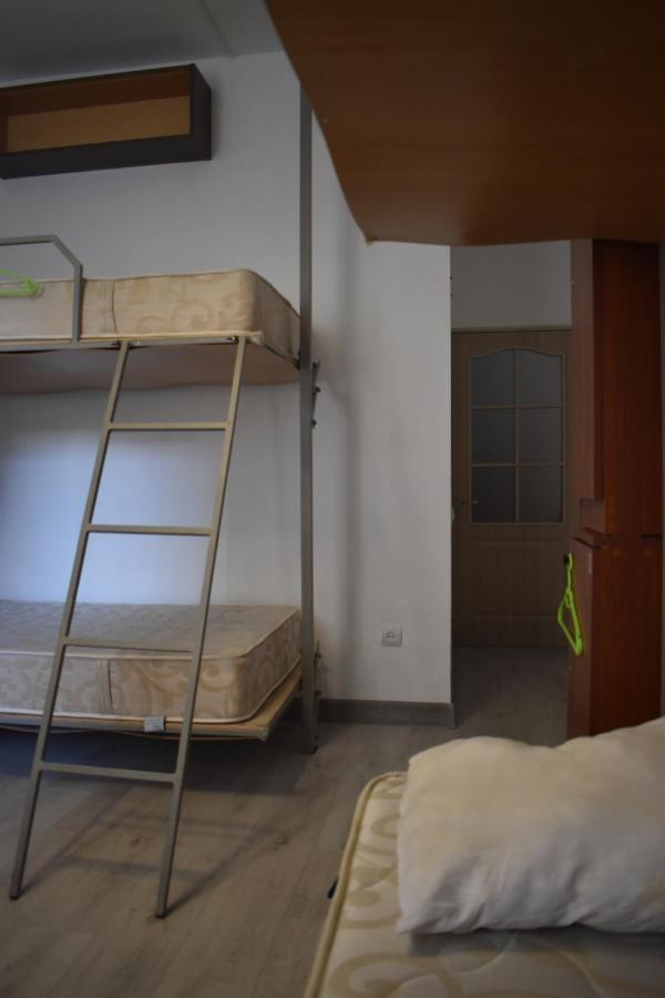 יירבאן Sleep Studio Hostel מראה חיצוני תמונה