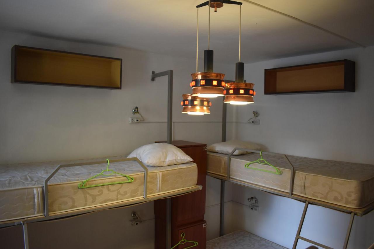 יירבאן Sleep Studio Hostel מראה חיצוני תמונה
